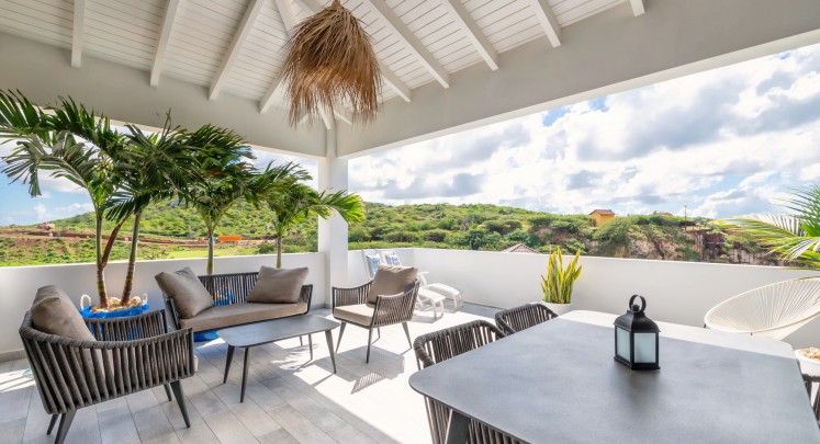 Blue Bay - The Reef - Luxury corner penthouse apartment with seaview