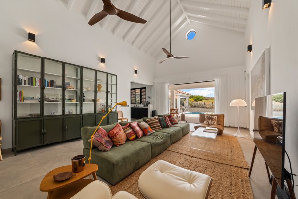 Blue Bay BJ - Detached villa on golf course with swimming pool