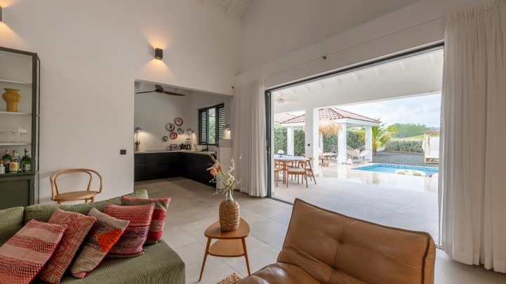 Blue Bay BJ - Detached villa on golf course with swimming pool