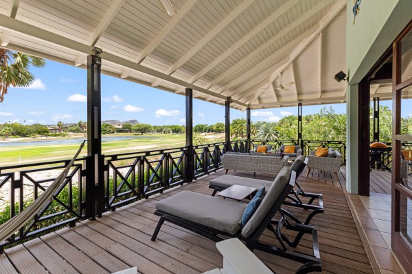 Blue Bay Village detached bungalow overlooking the golf course