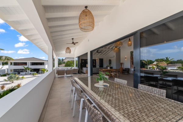 Blue Bay - Luxueus nieuwbouw penthouse met zwembad te huur