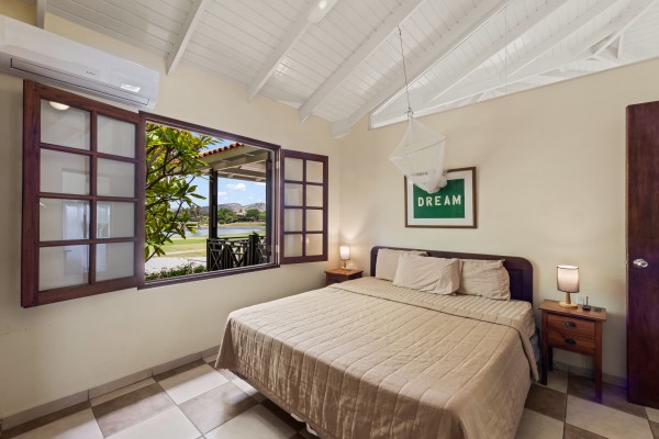 Blue Bay Village detached bungalow overlooking the golf course