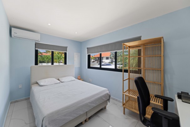 Four-Bedroom Villa in Blue Bay L-Section with Pool, Garage & Golf View