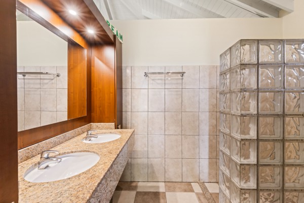 Blue Bay Village detached bungalow overlooking the golf course