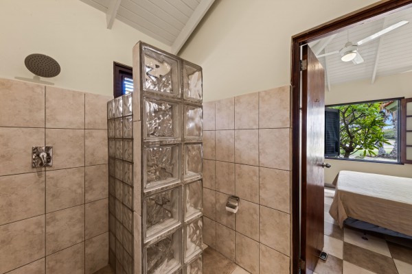 Blue Bay Village detached bungalow overlooking the golf course