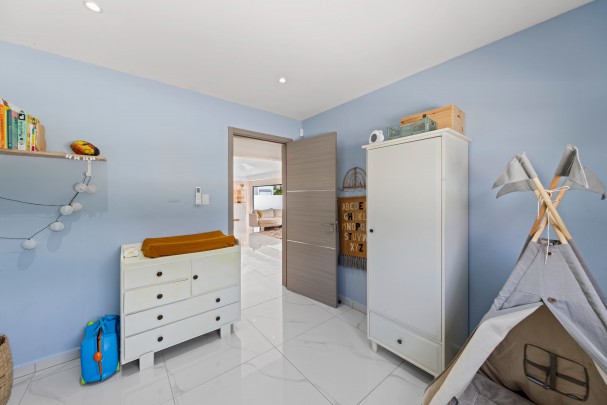 Four-Bedroom Villa in Blue Bay L-Section with Pool, Garage & Golf View