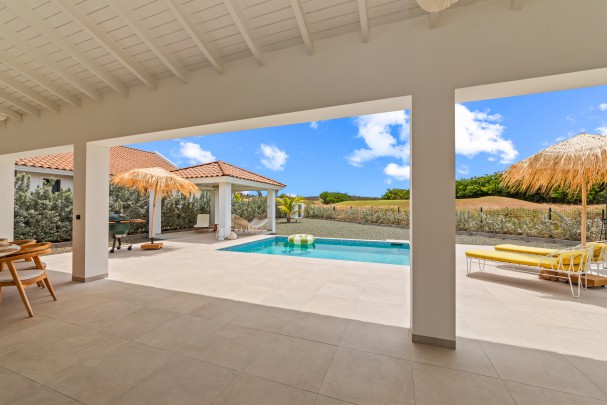Blue Bay BJ - Detached villa on golf course with swimming pool