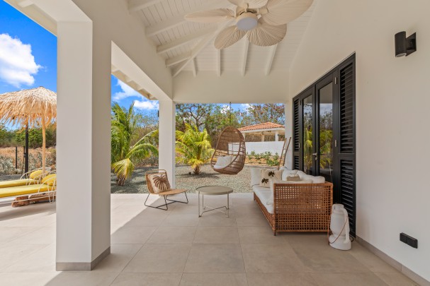 Blue Bay BJ - Detached villa on golf course with swimming pool