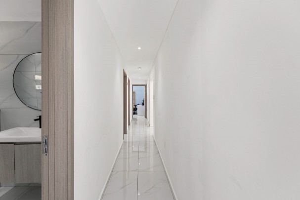 Four-Bedroom Villa in Blue Bay L-Section with Pool, Garage & Golf View