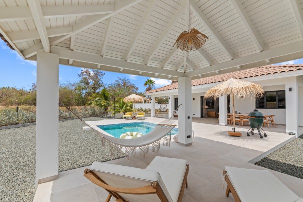 Blue Bay BJ - Detached villa on golf course with swimming pool
