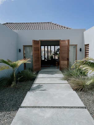 Blue Bay - Moderne, luxueuze villa met zwembad en prachtig uitzicht