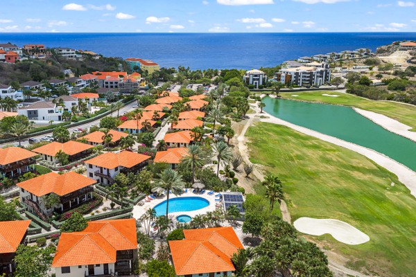 Blue Bay Village detached bungalow overlooking the golf course