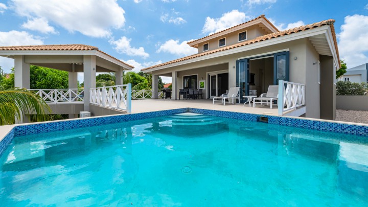 Blue Bay BK 12 - Spacious villa with guest house and golf course views