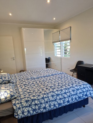 Kaya Modoc - Spacious home with pool and separate studio