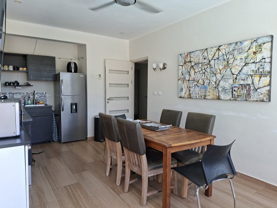 Kaya Modoc - Spacious home with pool and separate studio