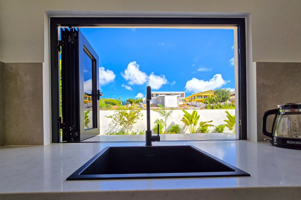 Beautiful home around the corner from Marie Pompoen beach boulevard.