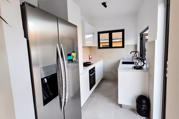 Beautiful home around the corner from Marie Pompoen beach boulevard.