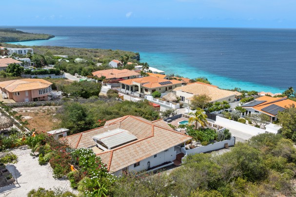 Cas Abou - Dream home with ocean views, fit for vacation rentals