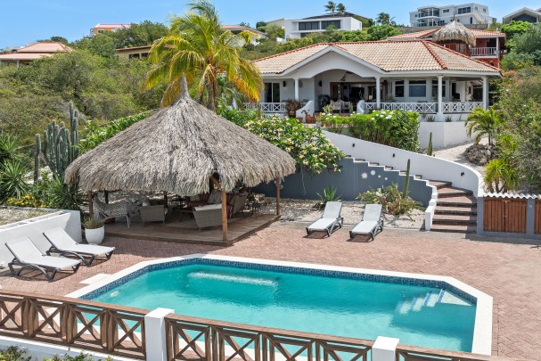Cas Abou - Dream home with ocean views, fit for vacation rentals