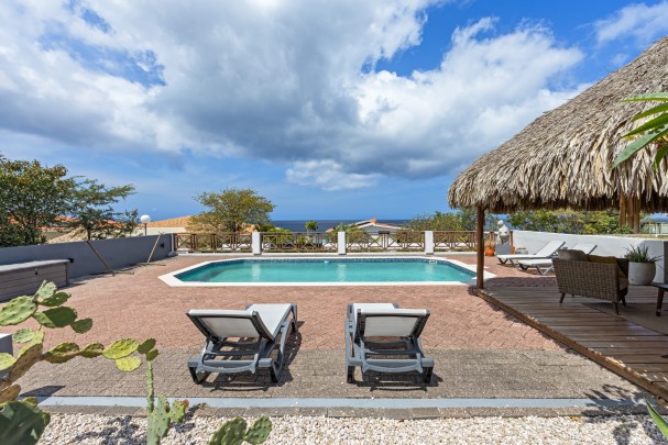Cas Abou - Dream home with ocean views, fit for vacation rentals