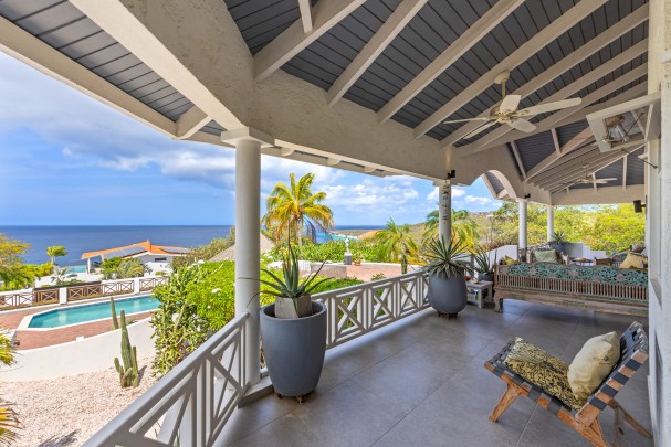Cas Abou - Dream home with ocean views, fit for vacation rentals