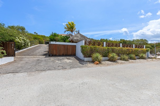 Cas Abou - Dream home with ocean views, fit for vacation rentals