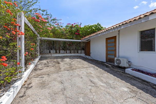 Cas Abou - Dream home with ocean views, fit for vacation rentals