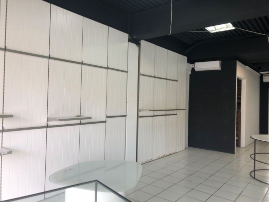 Salinja Galleries - Spacious unit for rent in shopping plaza