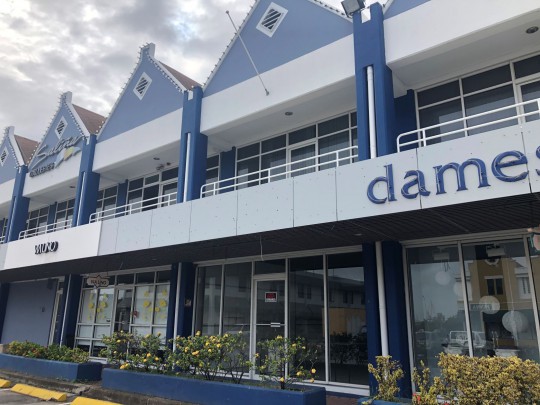 Salinja Galleries - Spacious unit for rent in shopping plaza