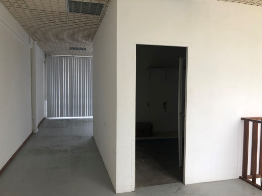 Salinja Galleries - Spacious unit for rent in shopping plaza