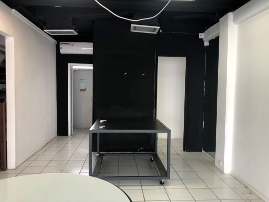 Salinja Galleries - Spacious unit for rent in shopping plaza