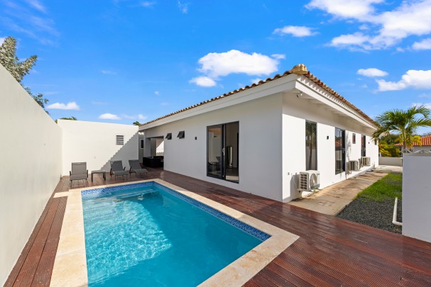Villa Cavalli &ndash; Modern 3-Bedroom Home with Private Pool