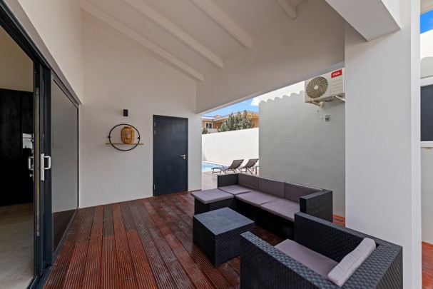 Villa Cavalli &ndash; Modern 3-Bedroom Home with Private Pool