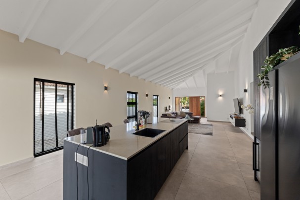 Villa Cavalli &ndash; Modern 3-Bedroom Home with Private Pool