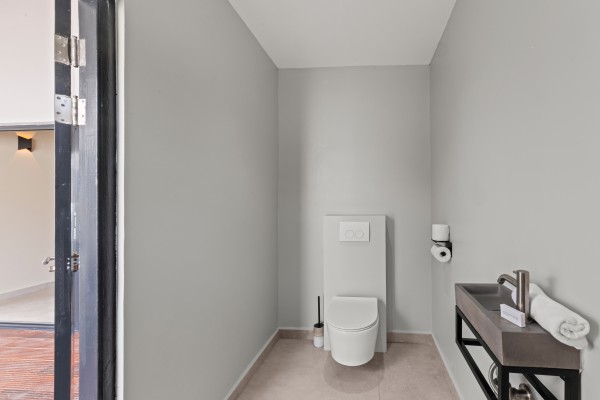 Brakkeput – Gerenoveerde Moderne 3-slaapkamer woning met zwembad 