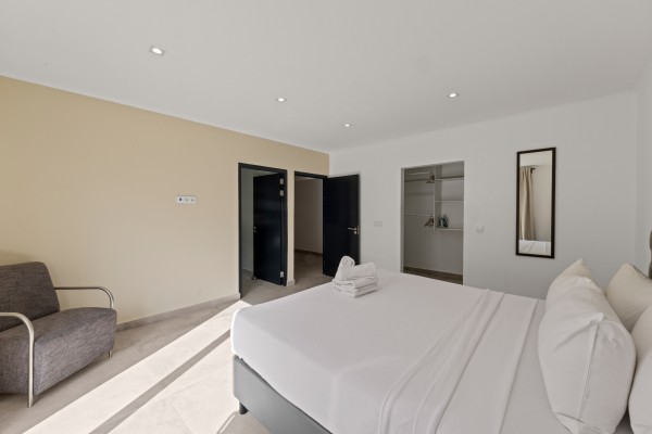 Brakkeput – Gerenoveerde Moderne 3-slaapkamer woning met zwembad 