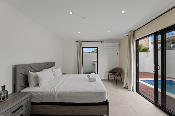 Villa Cavalli &ndash; Modern 3-Bedroom Home with Private Pool