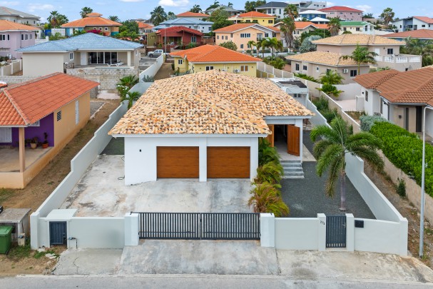 Villa Cavalli &ndash; Modern 3-Bedroom Home with Private Pool