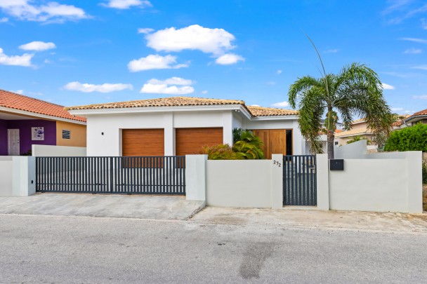 Villa Cavalli &ndash; Modern 3-Bedroom Home with Private Pool