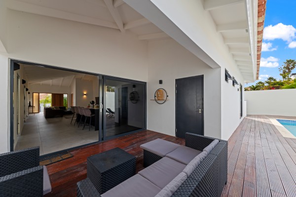 Brakkeput – Gerenoveerde Moderne 3-slaapkamer woning met zwembad 