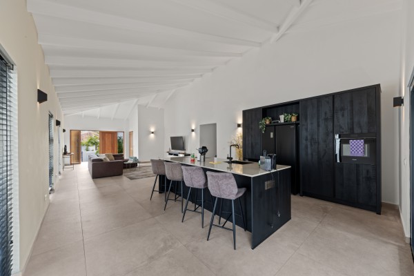 Brakkeput – Gerenoveerde Moderne 3-slaapkamer woning met zwembad 