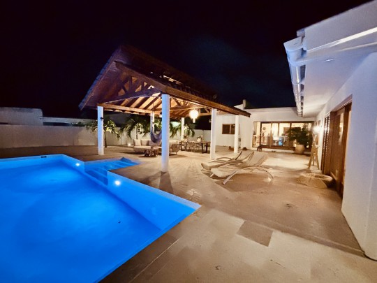 Julianadorp - Modern renovated detached villa with swimming pool