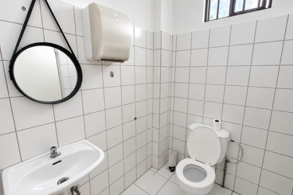 Commercial Space of Approx. 100 m² for Rent in Santa Maria
