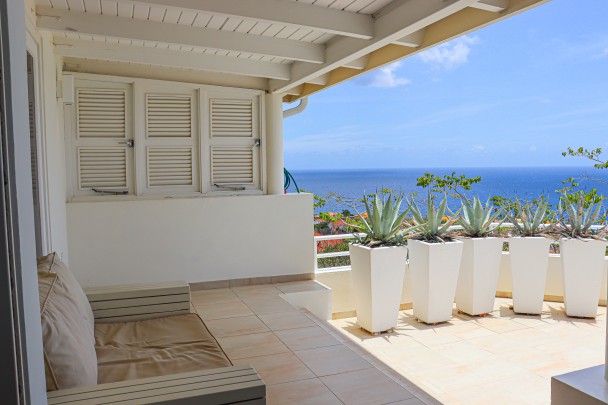 Coral Estate - Beautiful villa with breathtaking views and extra lot