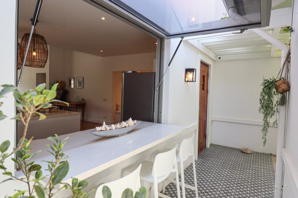 Gerenoveerde 4-sl.k. villa met zwembad-jacuzzi-golfbaan naast haven!