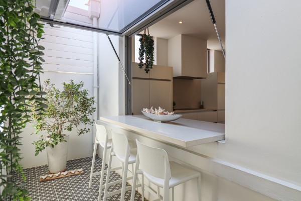 Gerenoveerde 4-sl.k. villa met zwembad-jacuzzi-golfbaan naast haven!