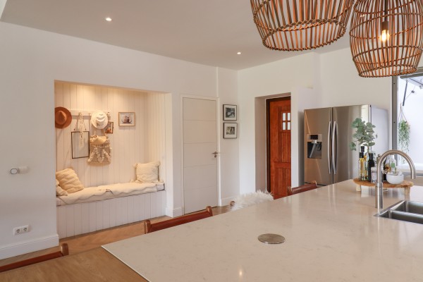 Gerenoveerde 4-sl.k. villa met zwembad-jacuzzi-golfbaan naast haven!
