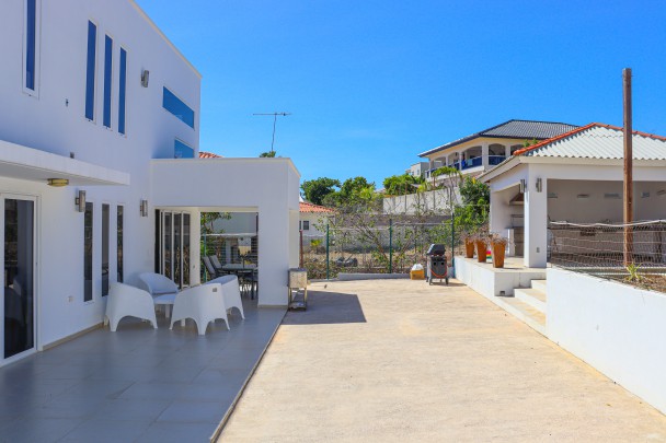 Brakkeput Abou: Prachtige villa te koop