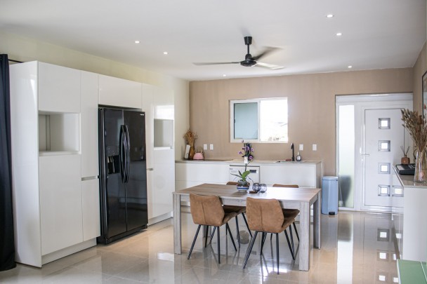 Hoenderberg - 3-Bedroom Home on Elevated Plot with Garden
