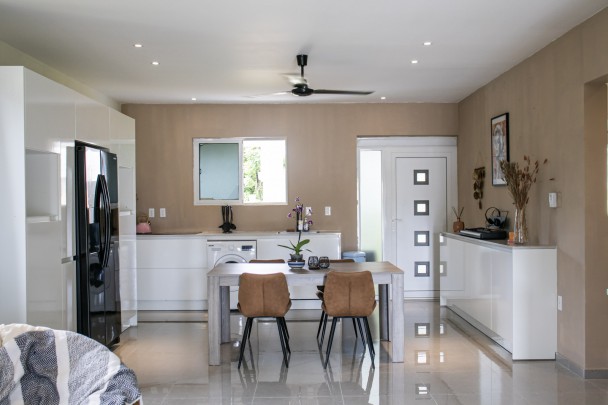Hoenderberg - 3-Bedroom Home on Elevated Plot with Garden